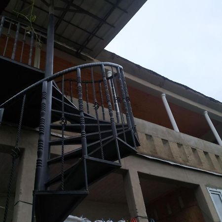 Guest House Nene Μέστια Εξωτερικό φωτογραφία
