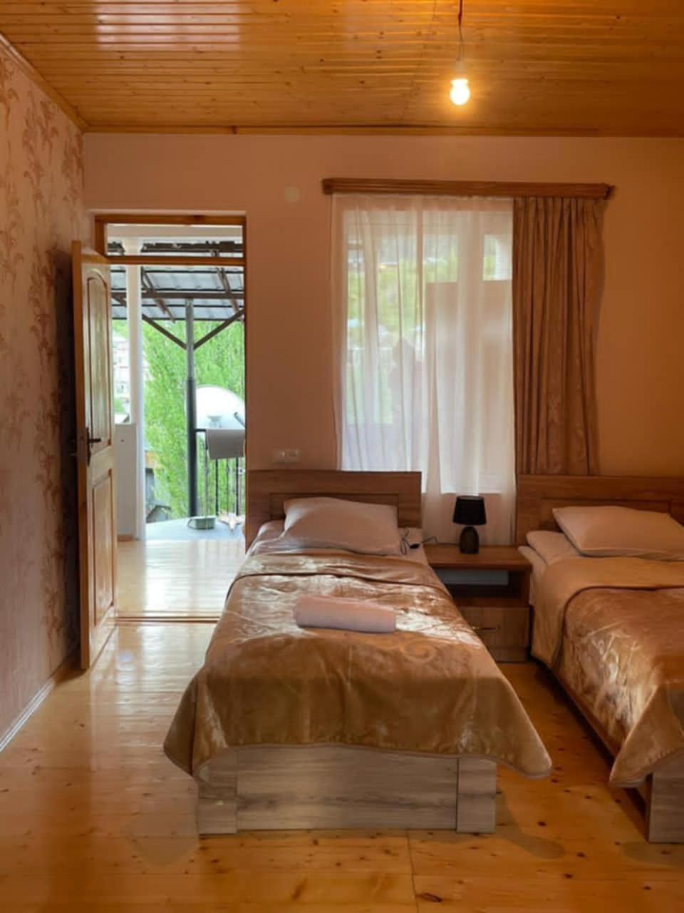 Guest House Nene Μέστια Εξωτερικό φωτογραφία